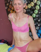 Abby Winters - 44-xl_poppy_b084